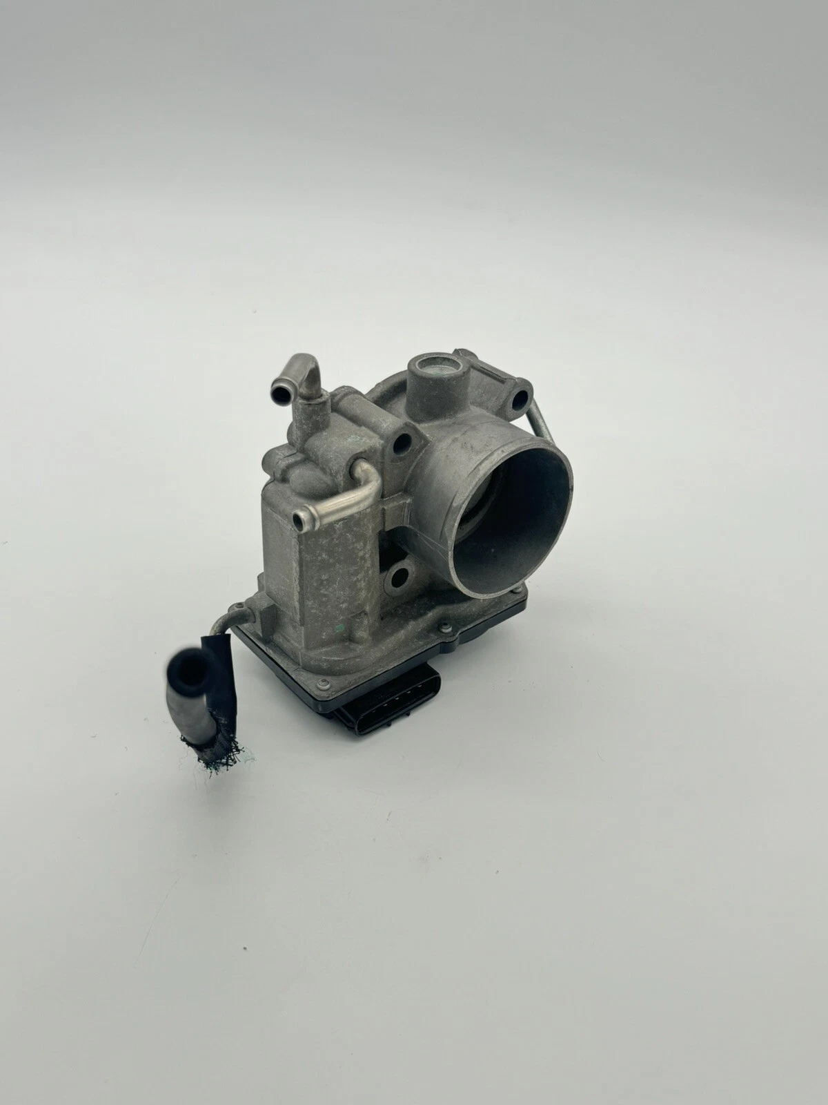 2003 - 2005 TOYOTA RAV4 HIGHLANDER CAMRY 2.4 Throttle Body OEM 220300H030 - Image 4
