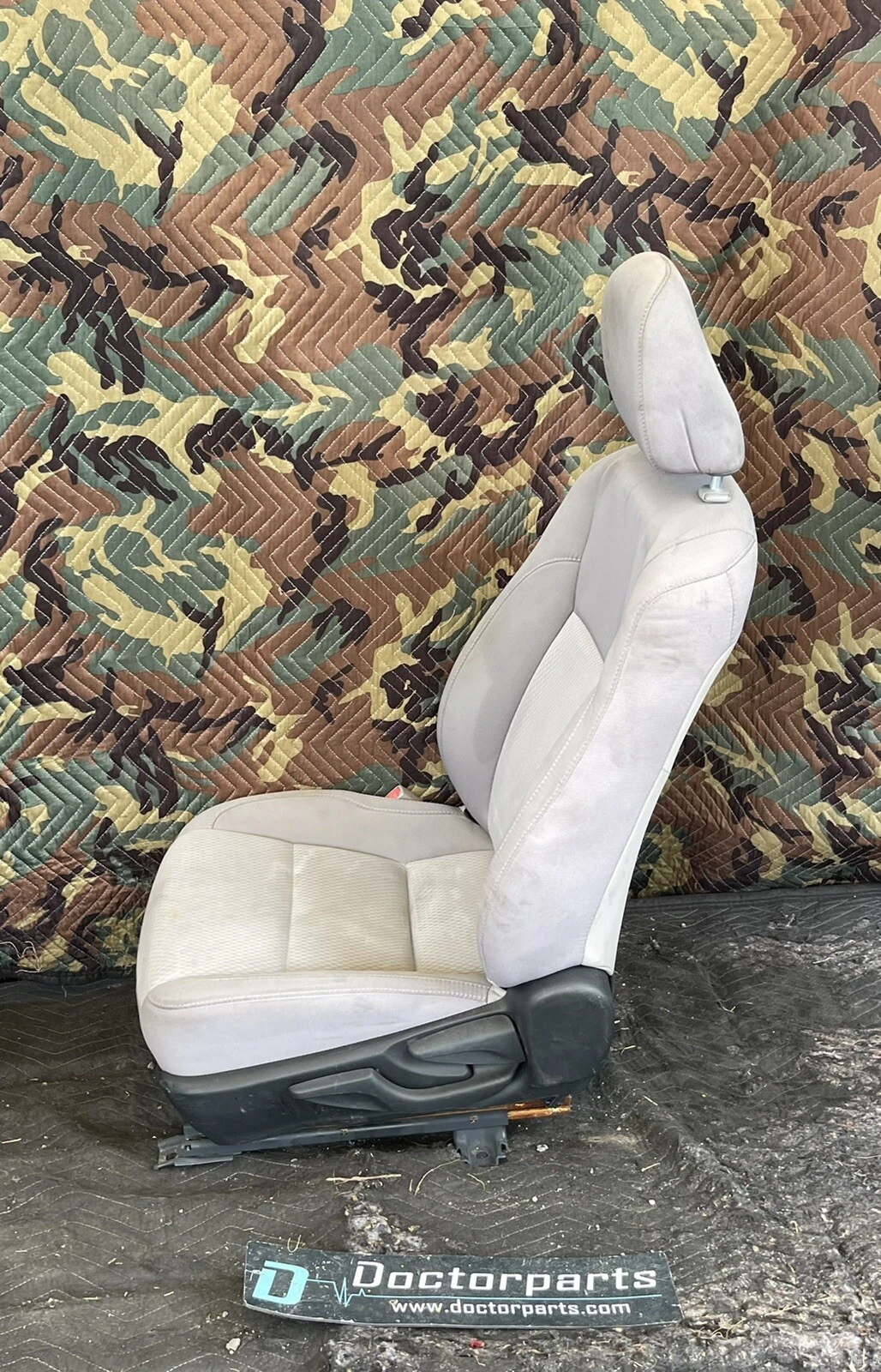 14-18 TOYOTA COROLLA FRONT LEFT DRIVER SIDE MANUAL SEAT OEM - Image 4