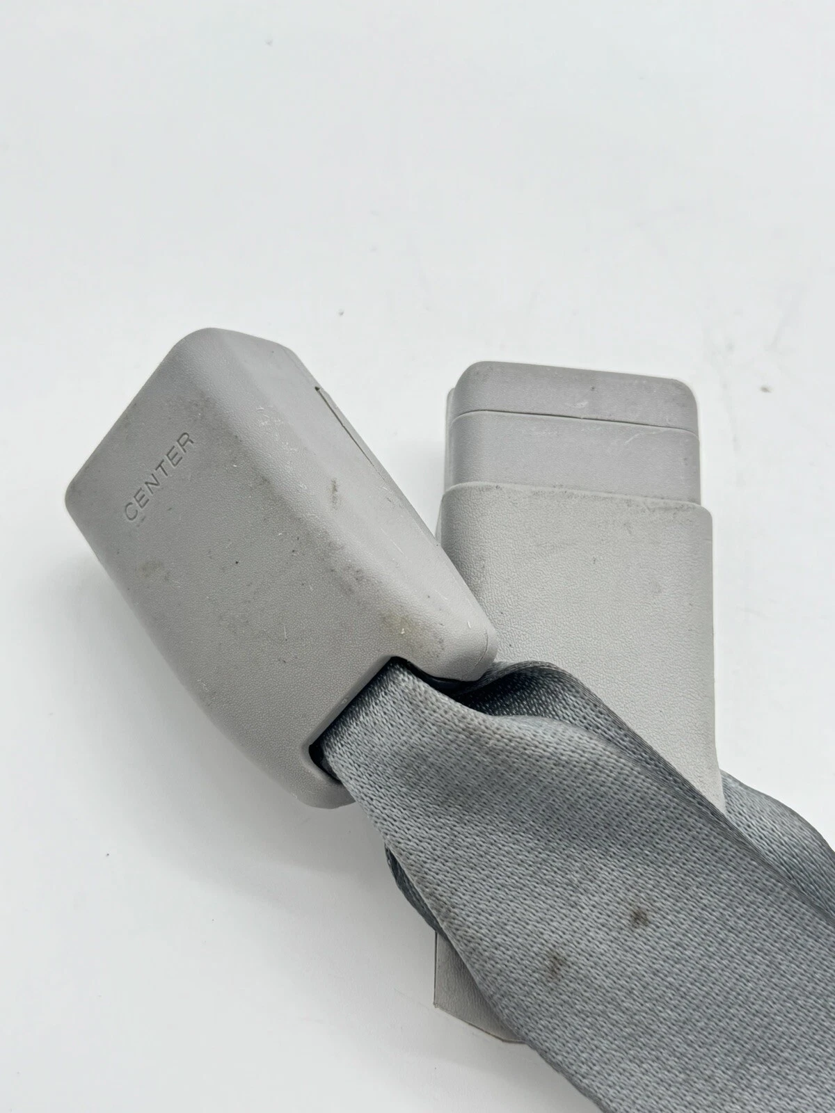 14 - 18 TOYOTA COROLLA REAR SEAT BELT CENTER BUCKLE OEM GRAY - Image 9
