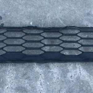 2016-2018 HONDA CIVIC HATCHBACK FRONT LOWER GRILL MESH USED OEM 71107-TGG-A500