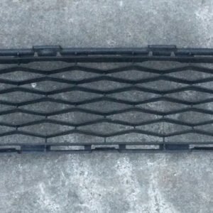 2014-2017 NISSAN ROGUÉ  FRONT BUMPER LOWER MESH GRILL OEM USED  62254-4BA0A