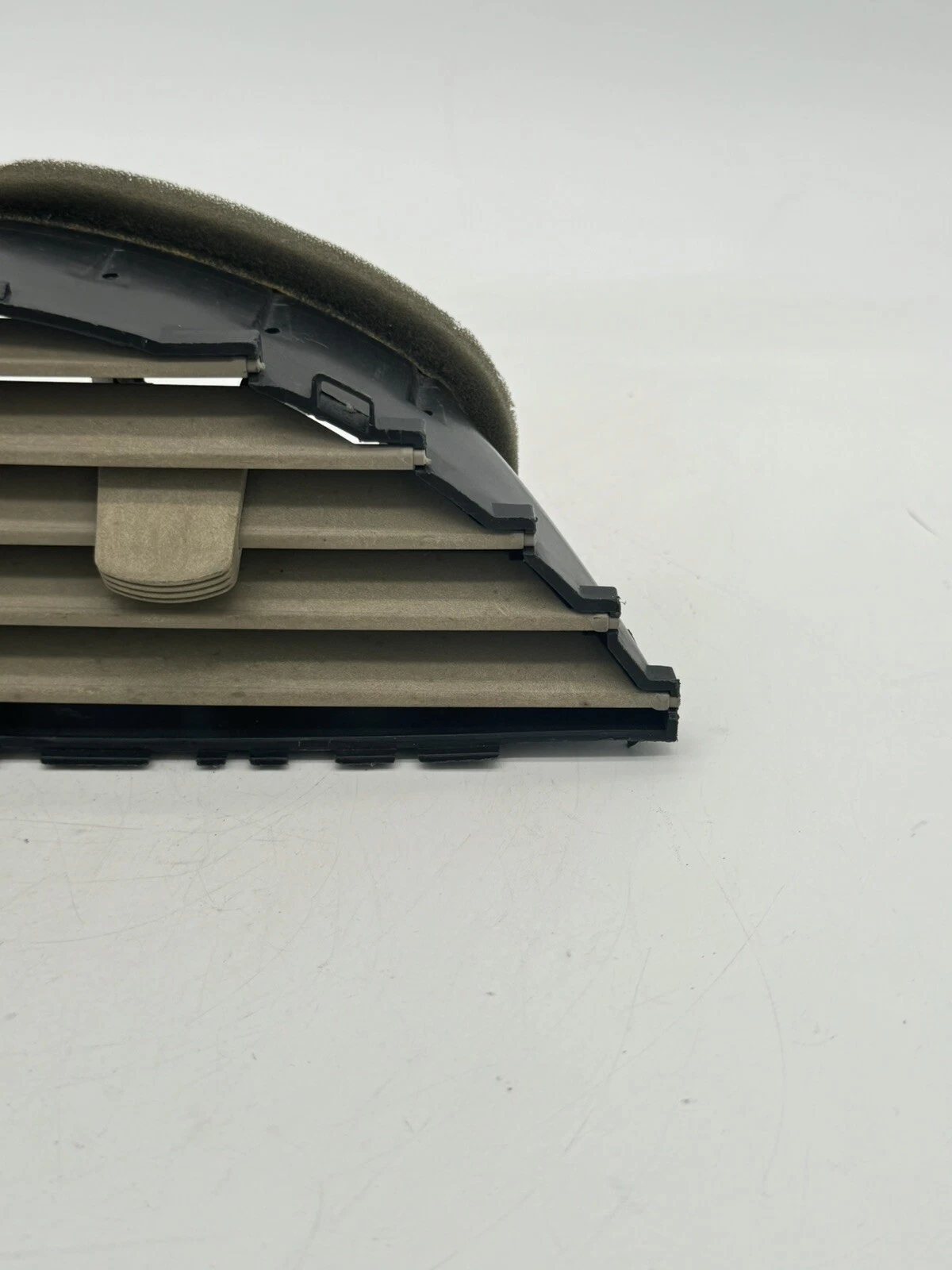 04 - 06 Nissan Quest Center Dash A/C Heater Air Vents Gray 68750 5Z00 OEM - Image 8