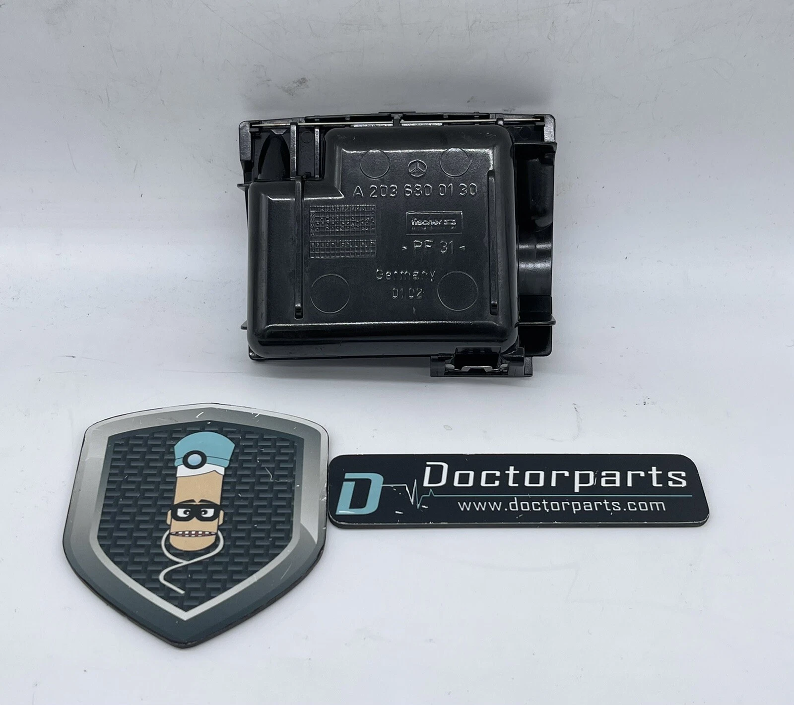 02 - 07 MERCEDES BENZ C 230 FRONT DASH CONSOLE COIN STORAGE ASH TRAY INSERT OEM - Image 2