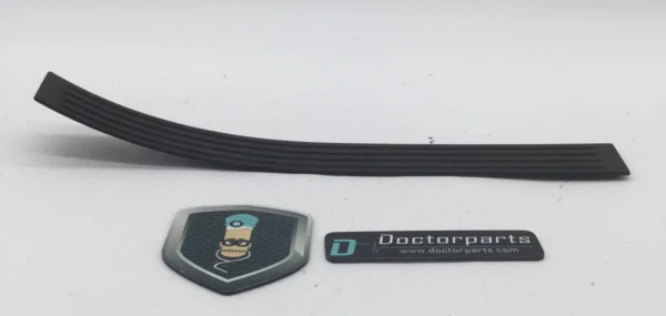 2003-2007 HUMMER H2 REAR RIGHT SIDE STEP SILL SCUFF PLATE TRIM COVER OEM USED