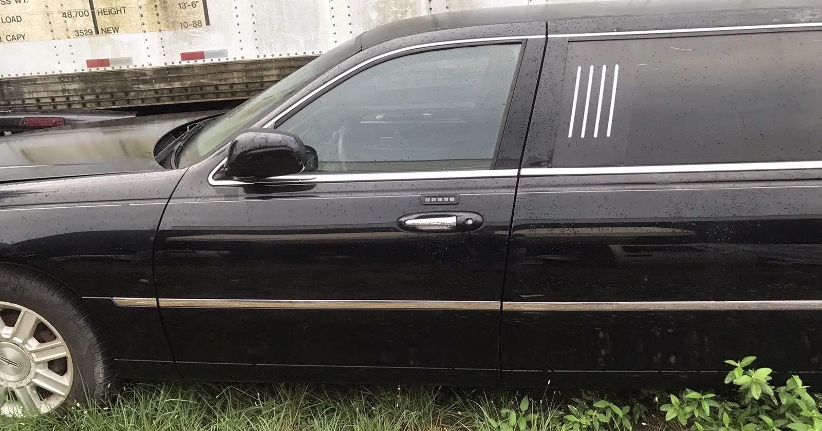 2003-2011 LINCOLN TOWN CAR LIMOUSINE USED DOOR FRONT DRIVER OEM LOCAL PICKUP - Image 6