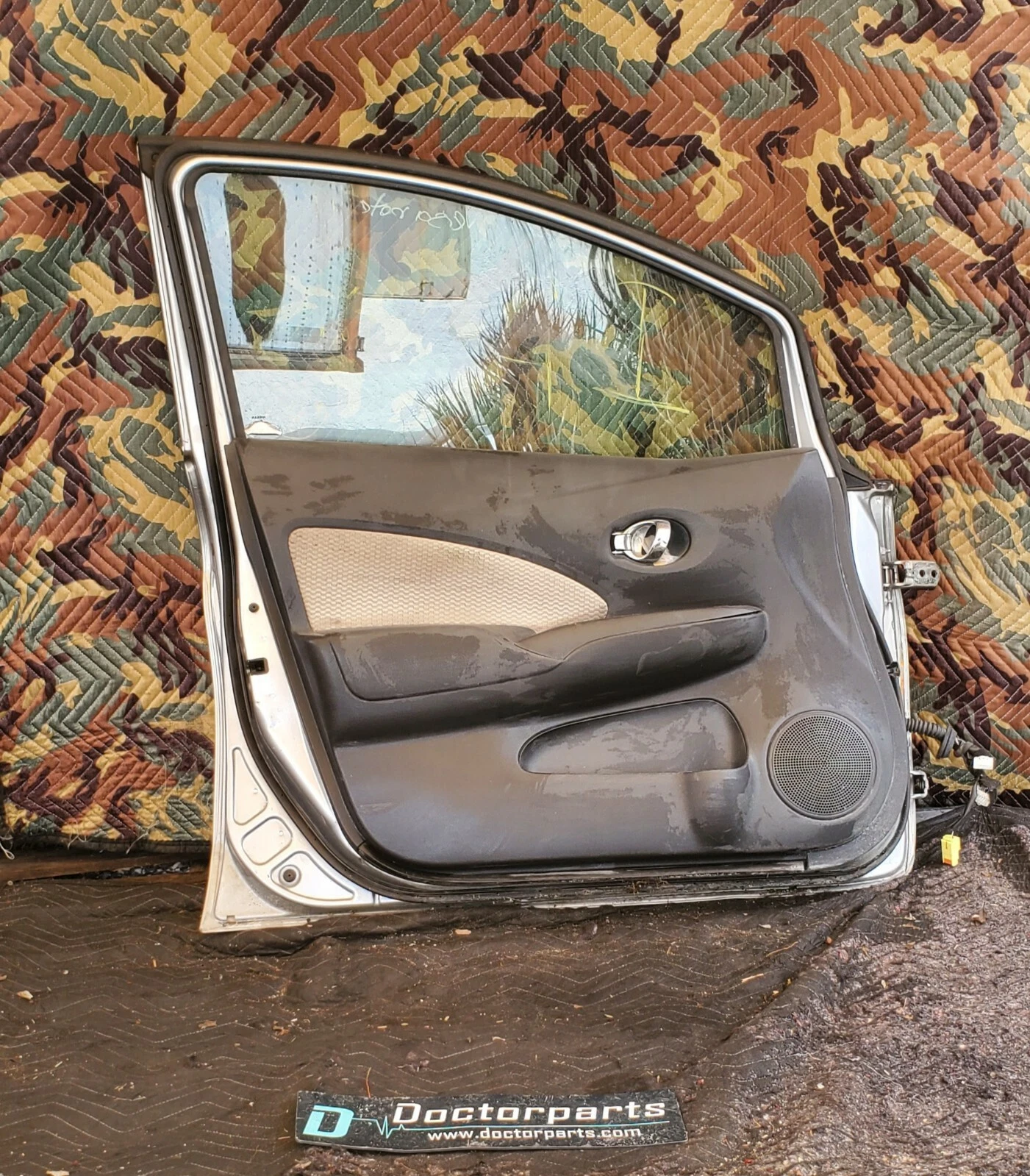 14 -16 Nissan Versa Left Driver Side Front Door Grey local pickup Used - Image 2