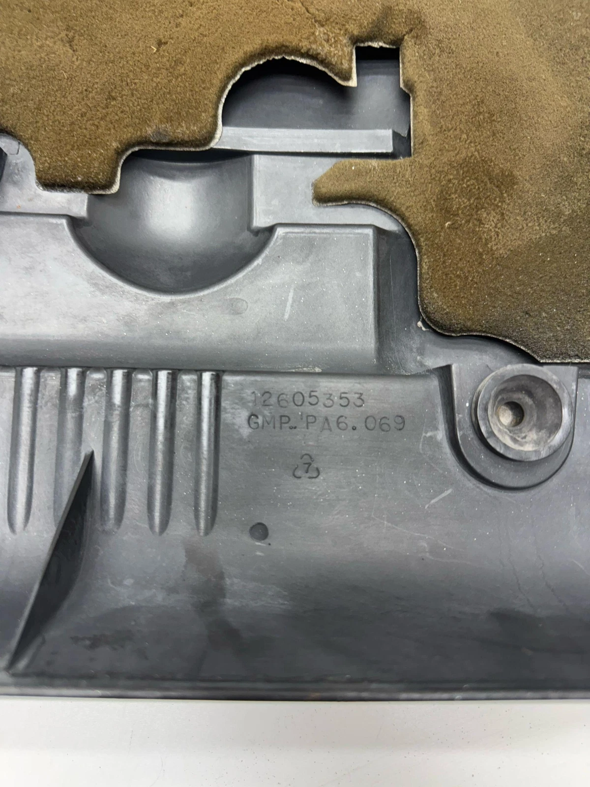 2007 -2009 Saturn Sky 2.4L Engine Cover 12605353 OEM - Image 7