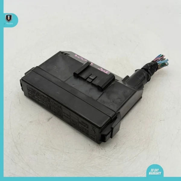 2008-2013 Infiniti G37 3.7L Engine Fuse Relay Unit Assembly 7254-5763-30