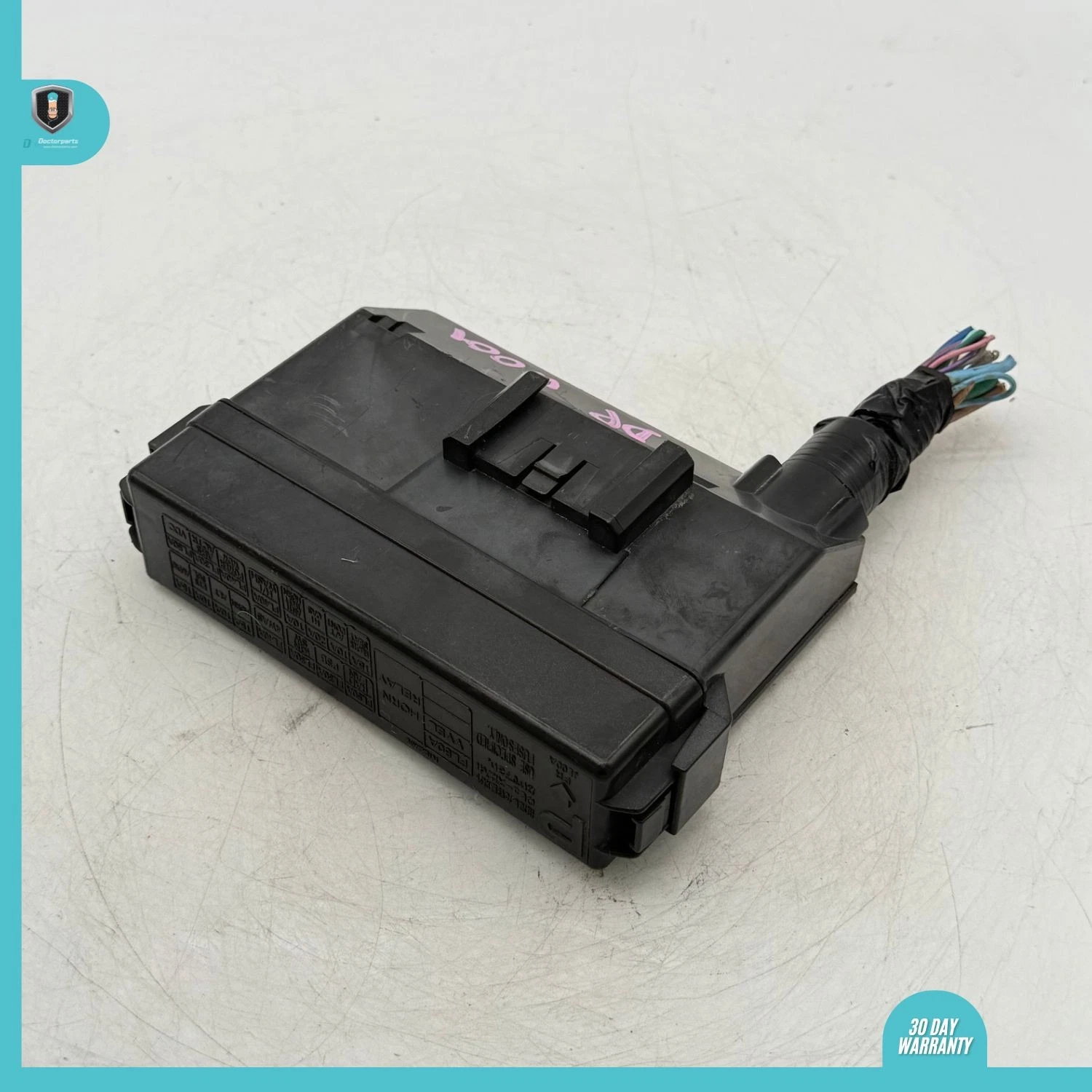 2008-2013 Infiniti G37 3.7L Engine Fuse Relay Unit Assembly 7254-5763-30