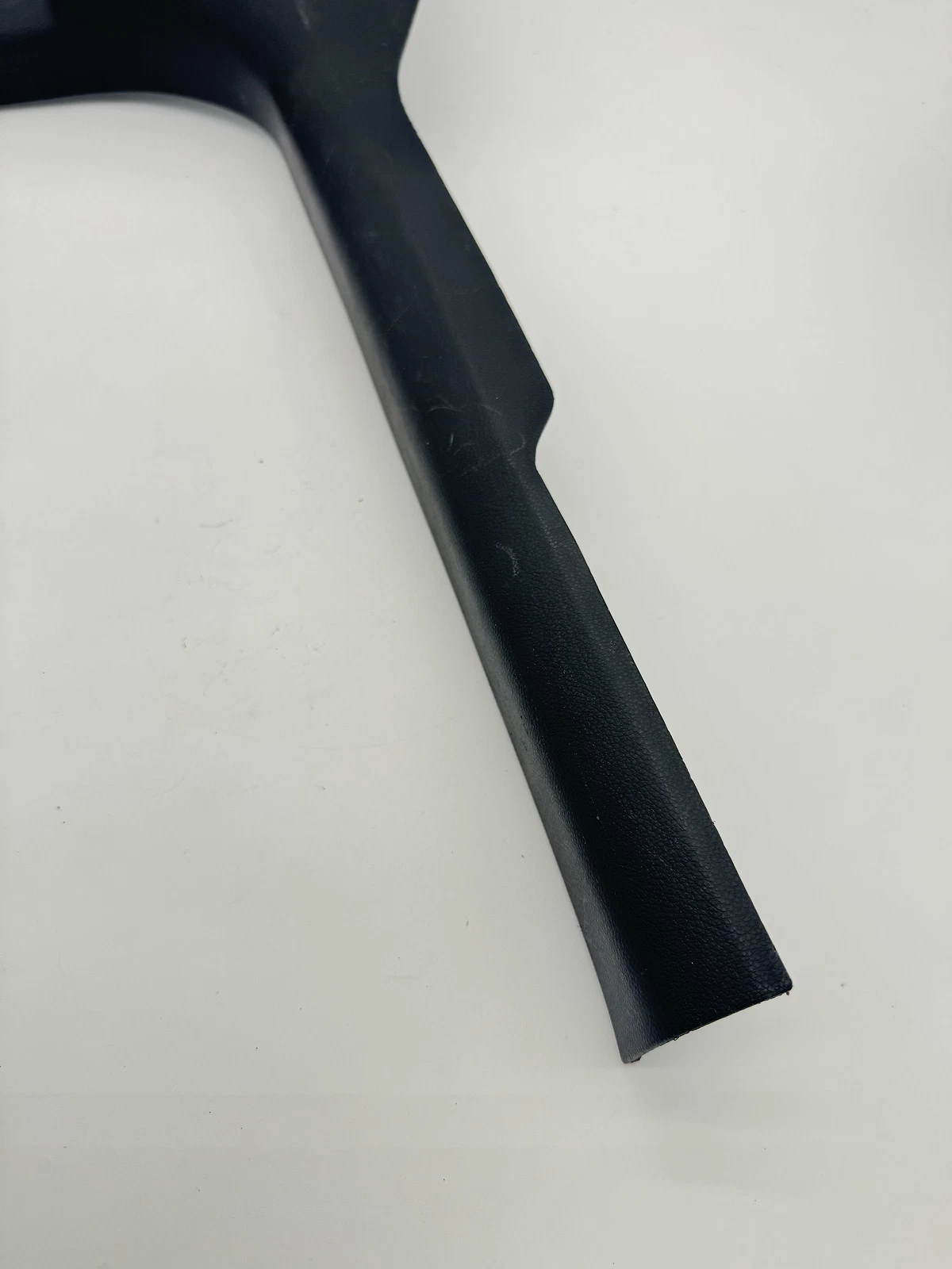 19-22 CHEVROLET SPARK FRONT LEFT DOOR SILL SCUFF PLATE 95395486 - Image 11