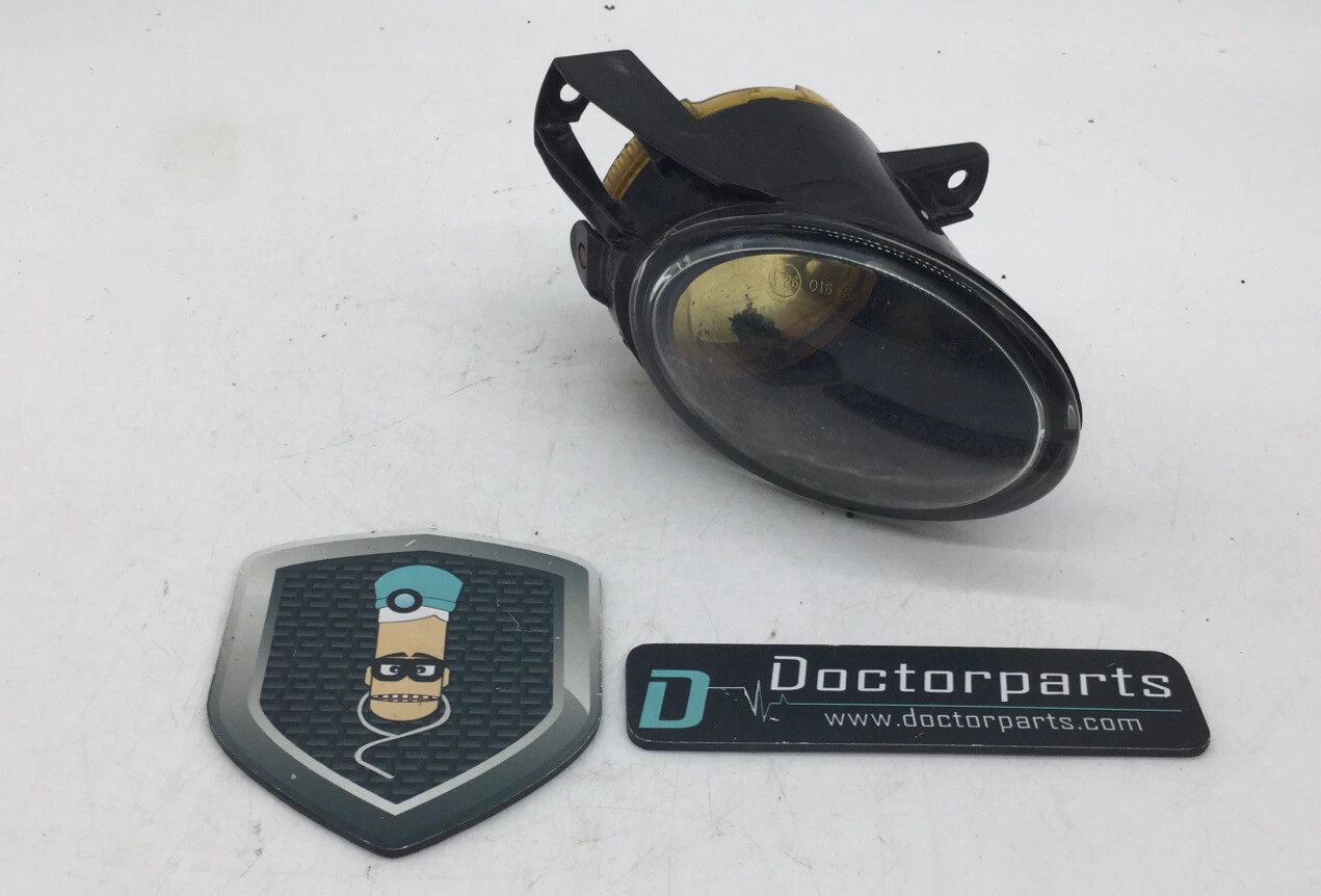 2005-2010 VOLKSWAGEN PASSAT FRONT RIGHT PASSENGER SIDE FOG LIGHT LAMP USED OEM