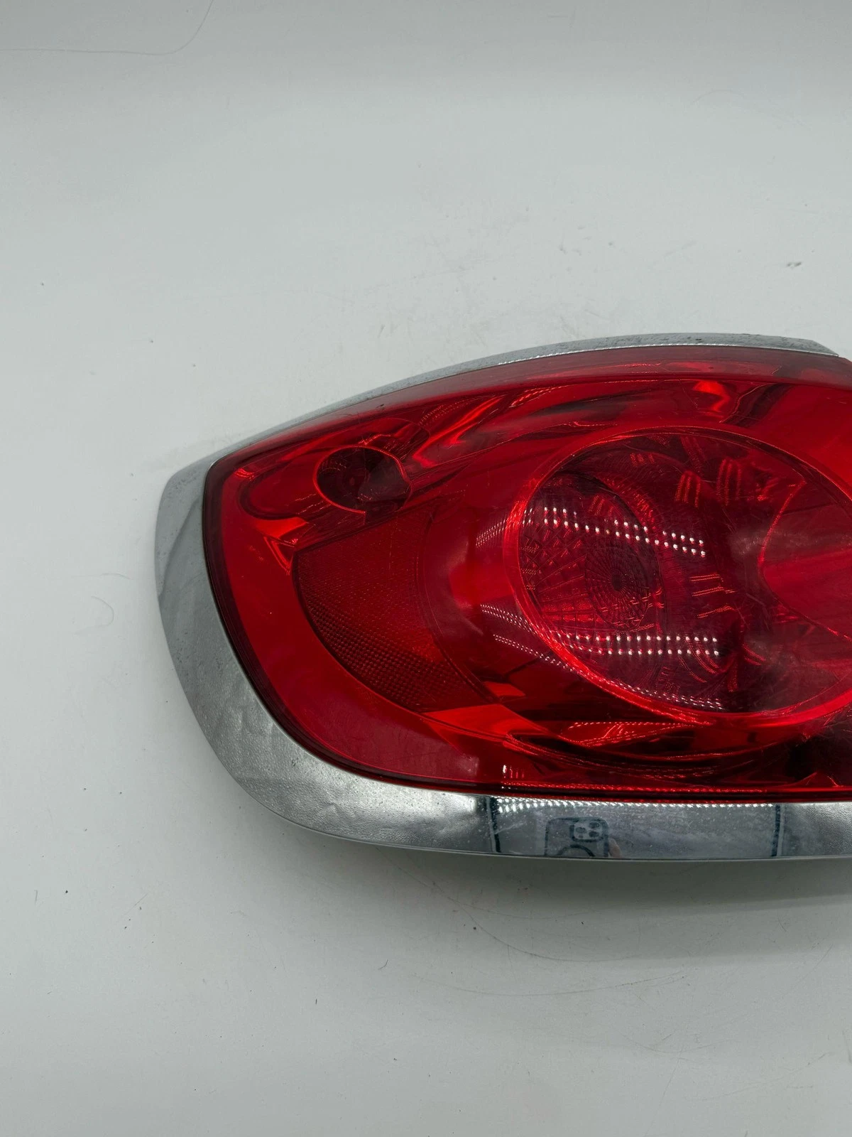 2008-2012 Buick Enclave Left Tail Light Assembly Quarter Panel Mounted 25954941 - Image 4