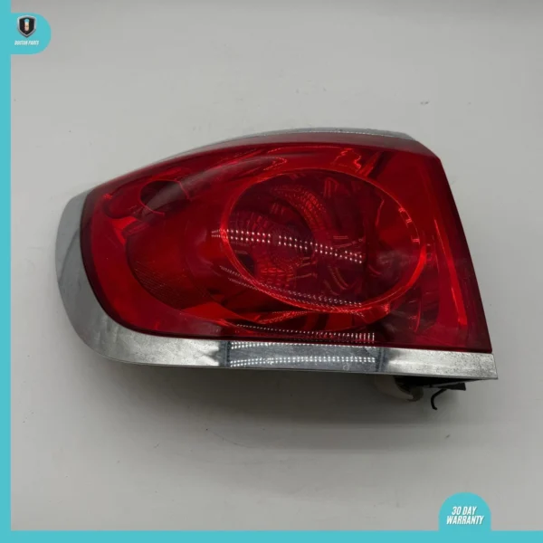 2008-2012 Buick Enclave Left Tail Light Assembly Quarter Panel Mounted 25954941