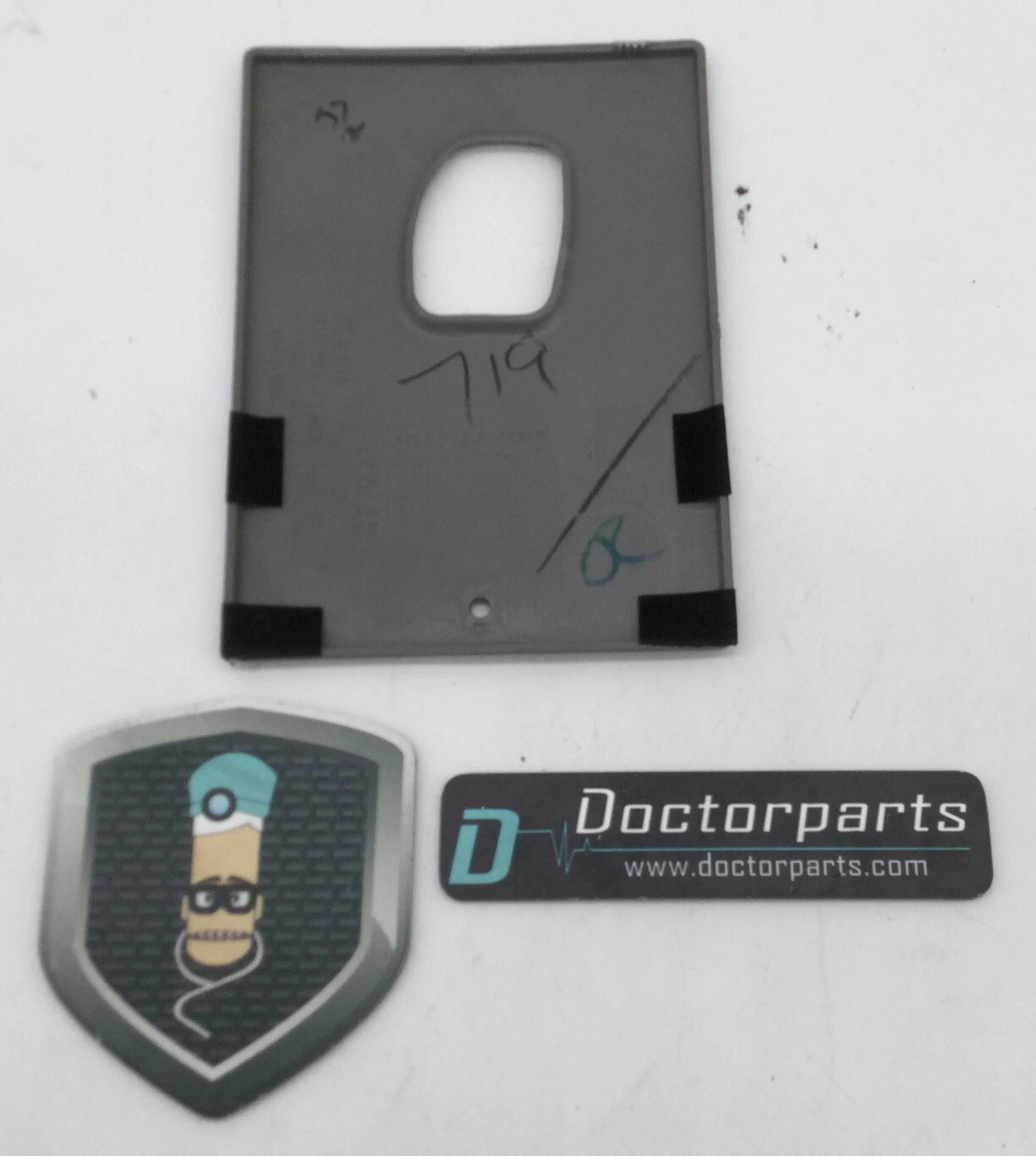 2003-2007 HUMMER H2 GM 1505908 RIGHT SIDE DOOR LOCK BEZEL TRIM PLATE OEM USED - Image 2