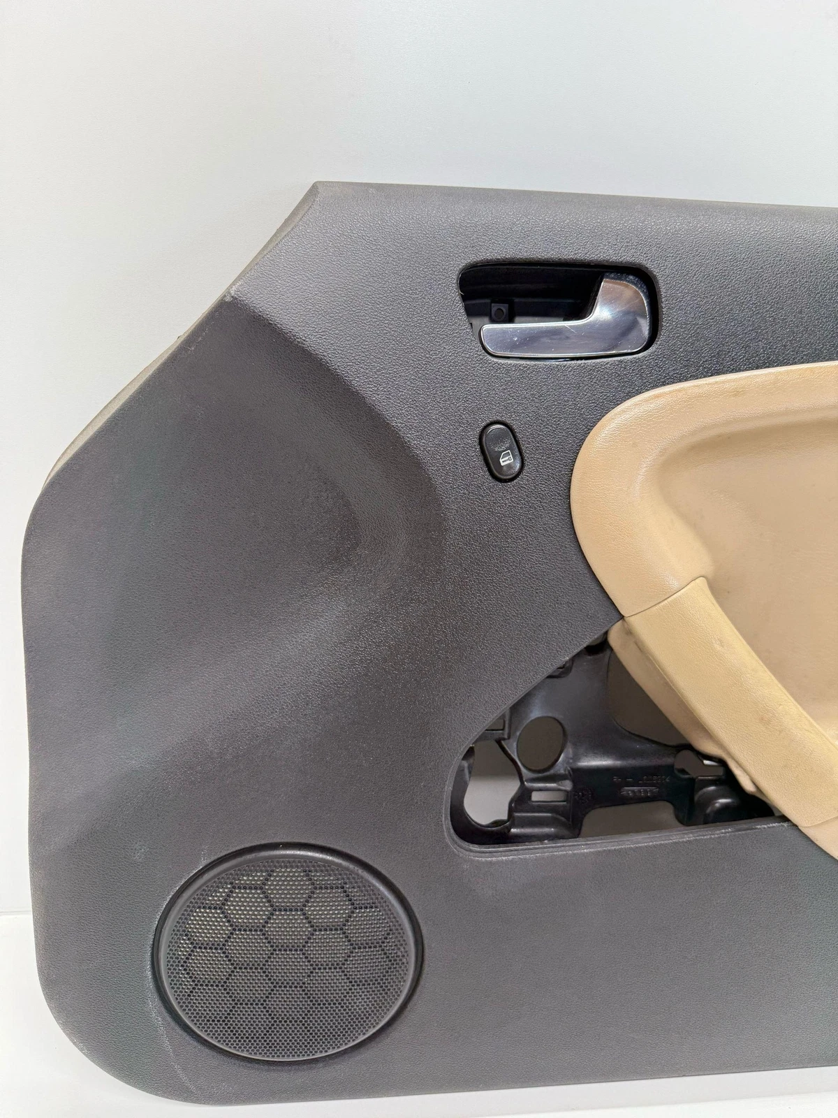 2008-2010 Pontiac Solstice Door Panel RH Right Side Ebony Tan 25824364 25801547 - Image 7