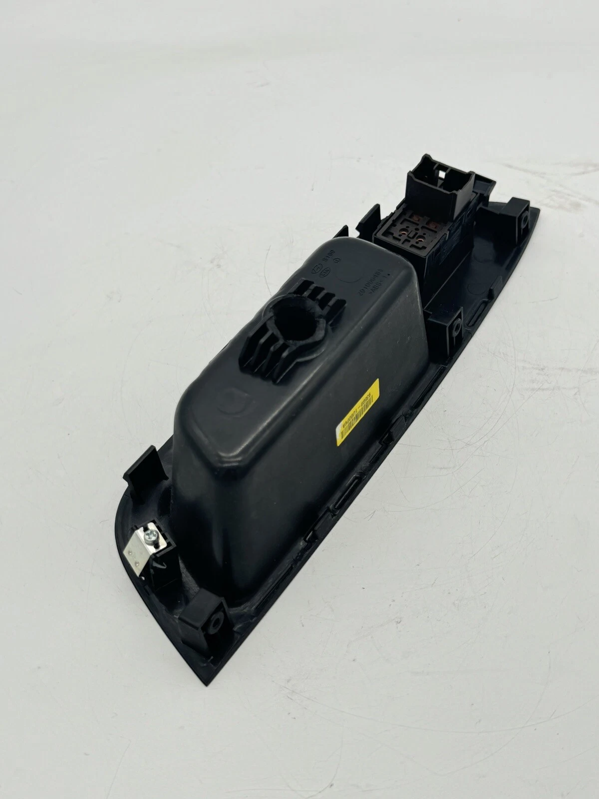 09-12 KIA SORENTO MK2 PASSENGER SIDE LEFT REAR DOOR WINDOW CONTROL SWITCH PANEL - Image 10