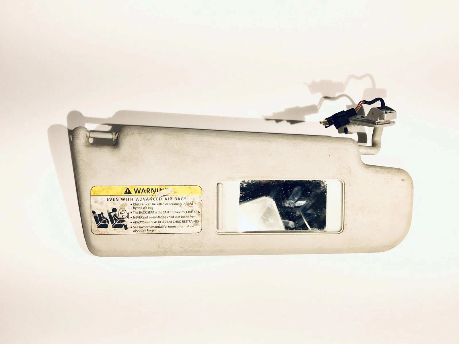 1998-2005 Volkswagen Passat GLS Passenger Sun Visor Sunvisor N0263 - Image 2