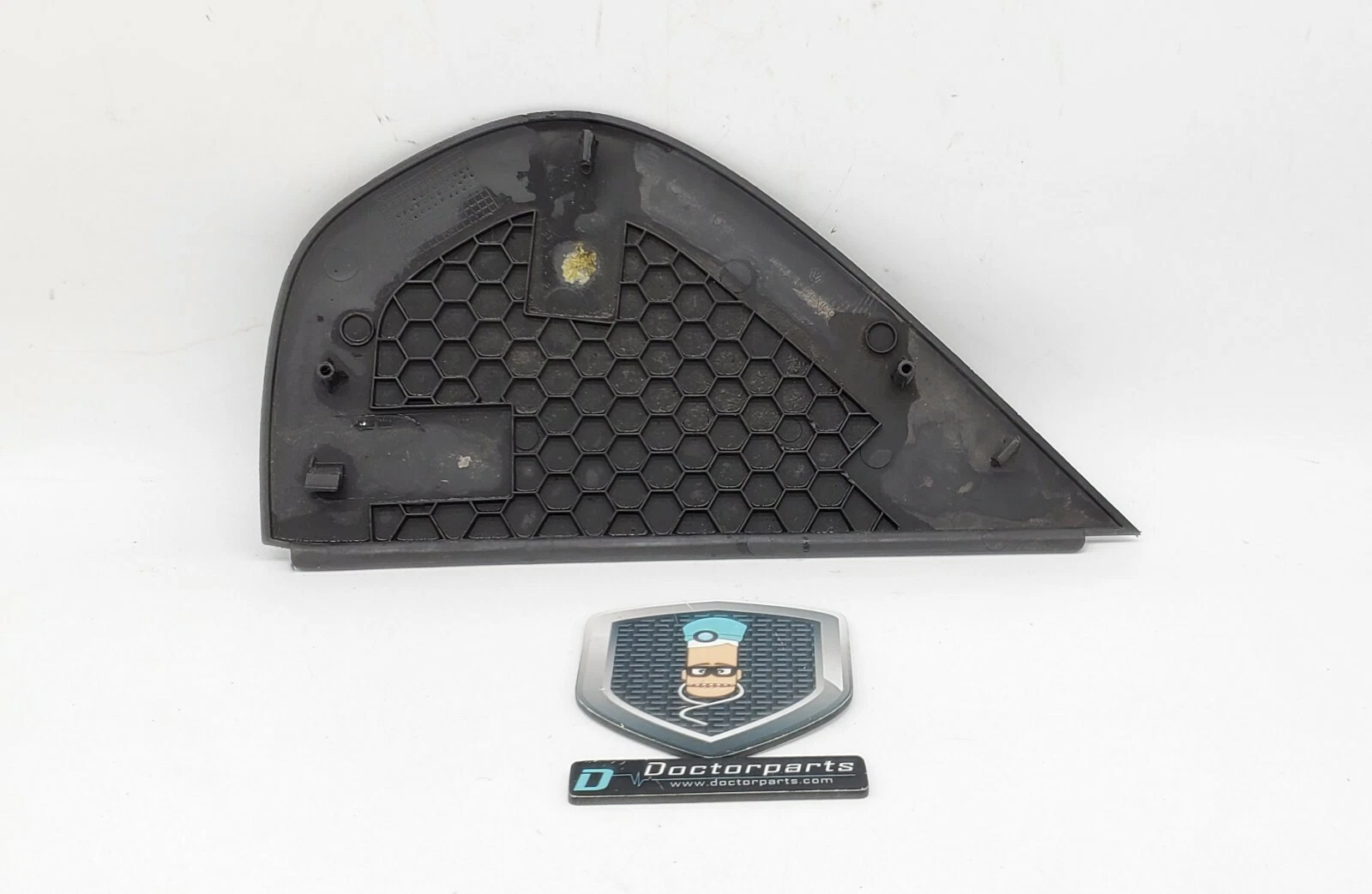 11-18 VW JETTA FRONT RIGHT PASS SIDE FUSE BOX DASH COVER PANEL 5C6858248 OEM - Image 2