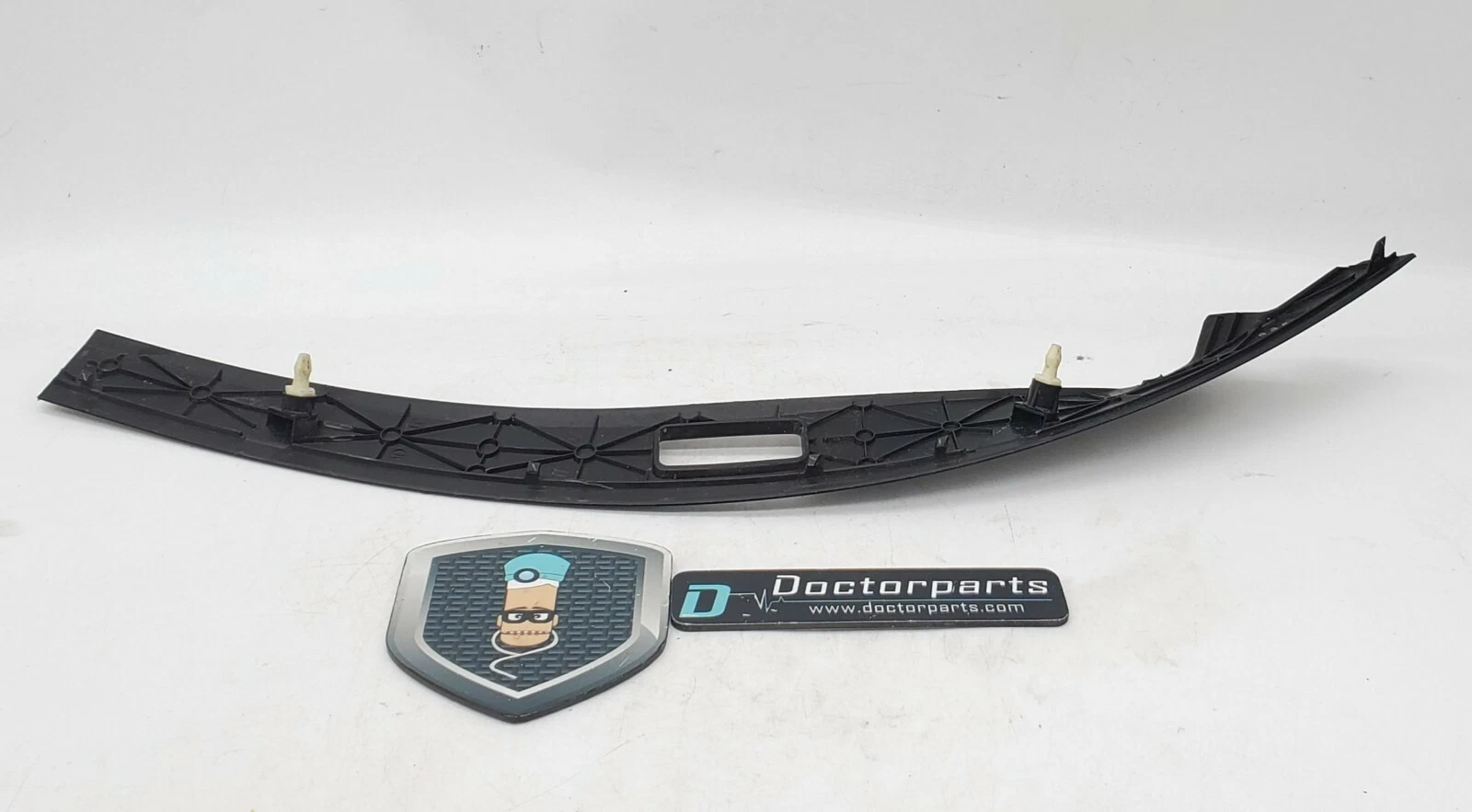 2003 - 2007 NISSAN MURANO LEFT TAIL LIGHT COVER TRIM BEZEL BLACK 220-63698 OEM - Image 3