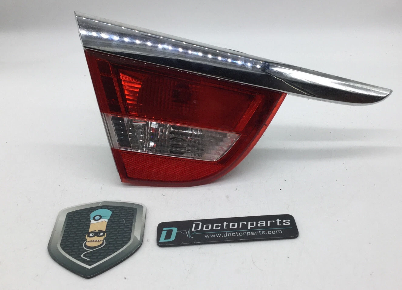 12-17 BUICK VERANO REAR LEFT LID MOUNTED INNER TAIL LIGHT USED OEM 22985775