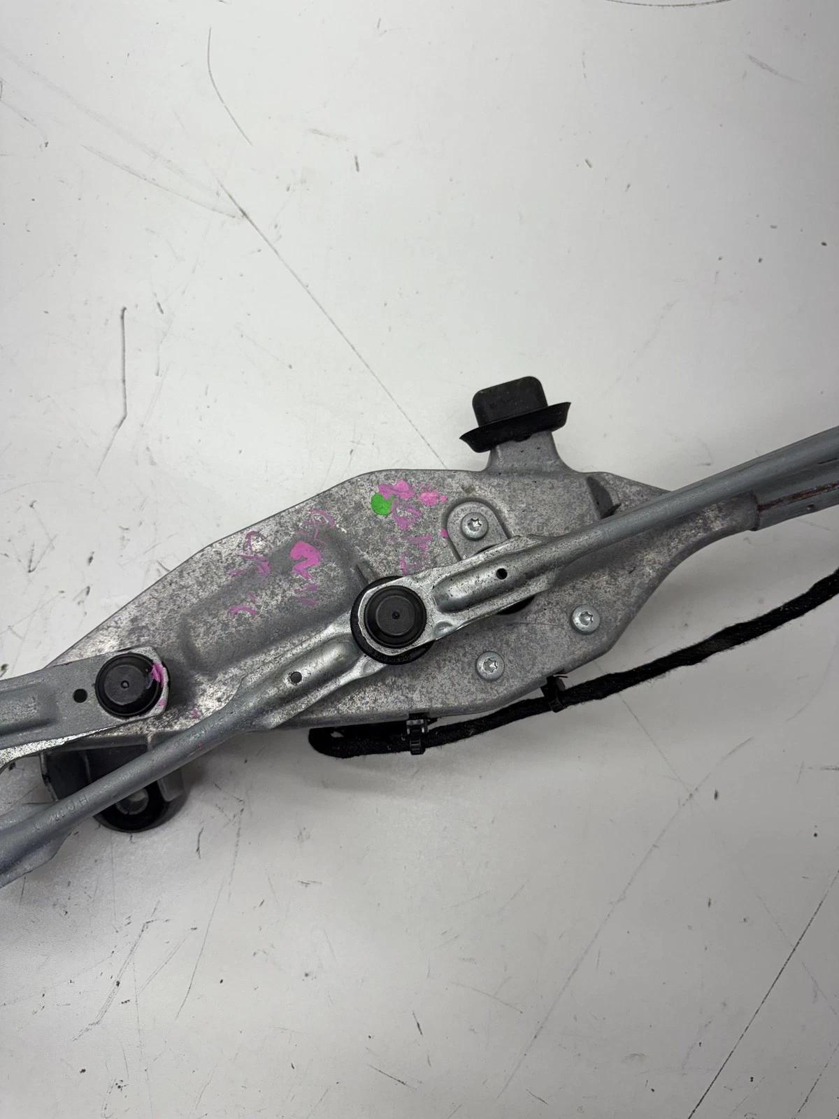 16-19 CHEVROLET CRUZE FRONT WINDSHIELD WIPER LINKAGE TRANSMISSION W/ MOTOR OEM - Image 9