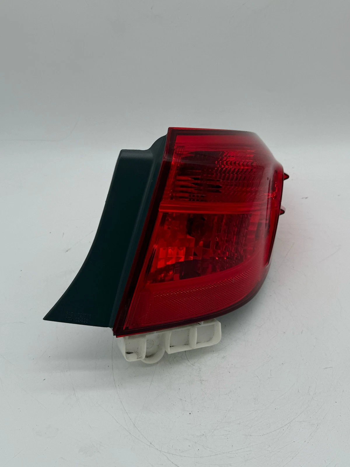 15-17 TOYOTA CAMRY Tail Light RIGHT SIDE RH SAE AIP2ST 15 NYF - Image 9