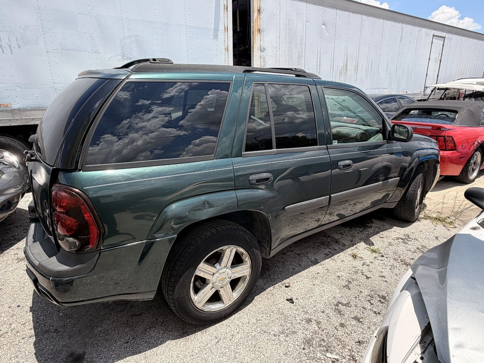 2005-2009 Chevrolet Trailblazer Left Rear Door Green OEM - Image 11