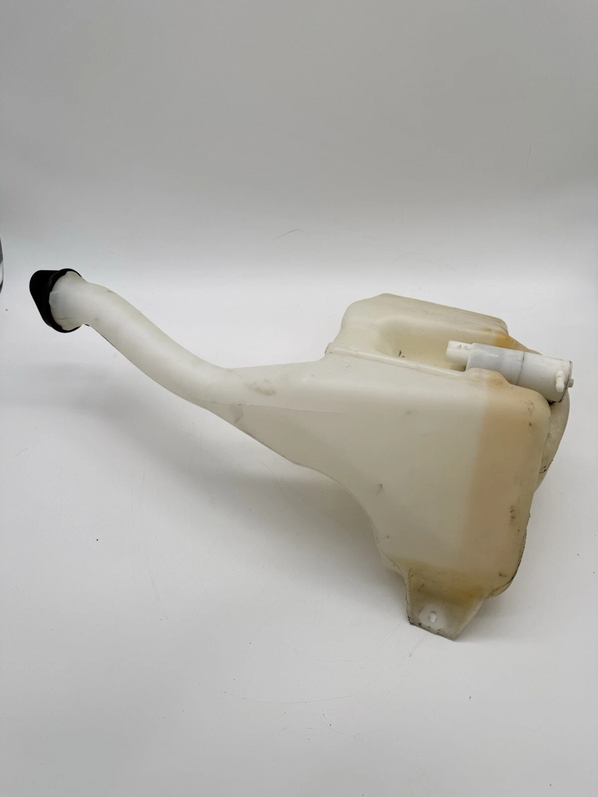 06-10 SATURN SKY FRONT WINDSHIELD WASHER FLUID RESERVOIR TANK ASSY, OEM - Image 5