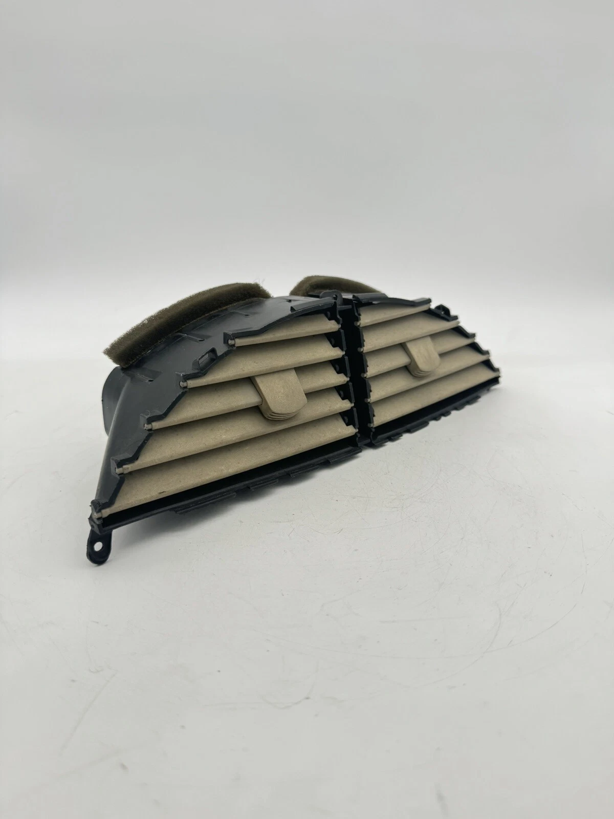 04 - 06 Nissan Quest Center Dash A/C Heater Air Vents Gray 68750 5Z00 OEM - Image 3