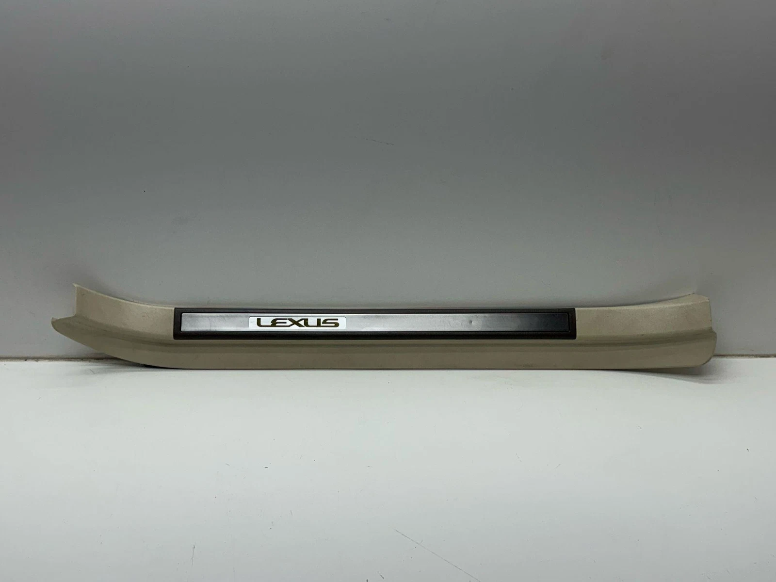 02-10 Lexus SC430 Front Left Passenger Side Door Step Scuff Plate Oem 6791324040 - Image 3