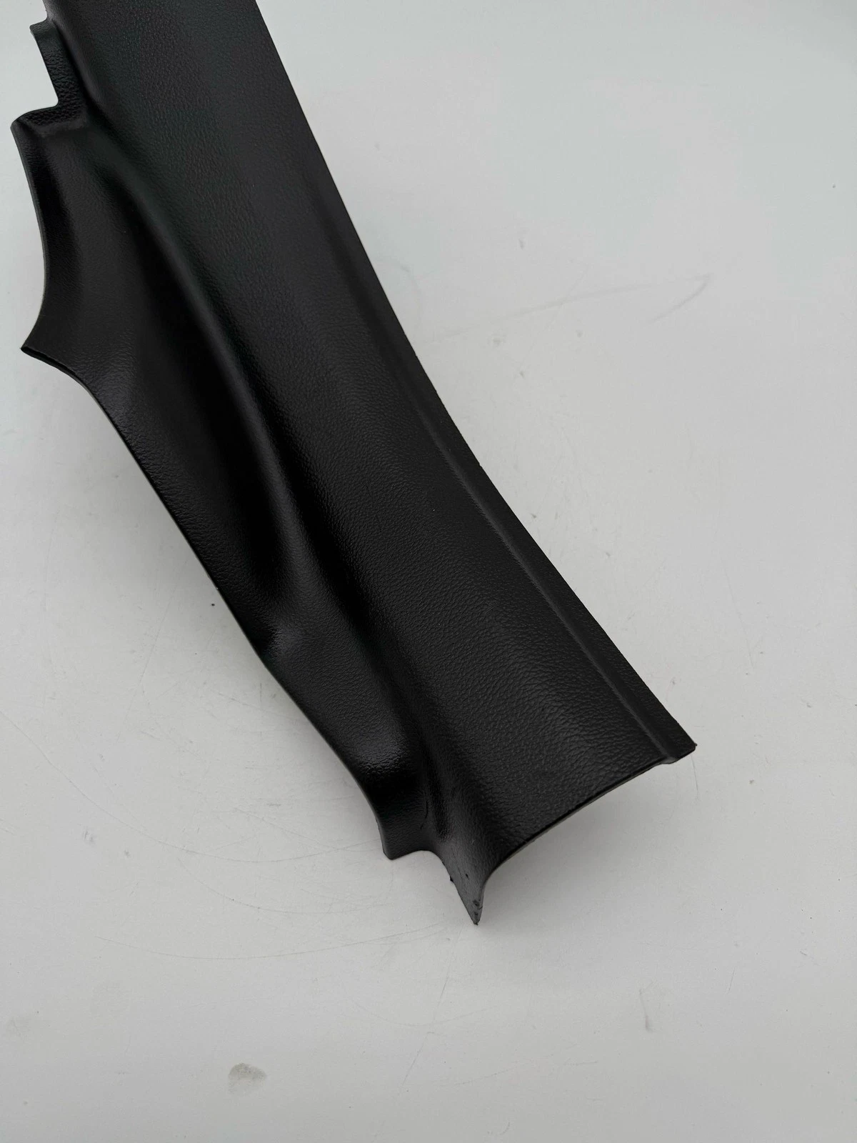 12-20 CHEVROLET SONIC Sill Scuff Plate Left Rear Door Floor Trim OEM 95932889 - Image 2