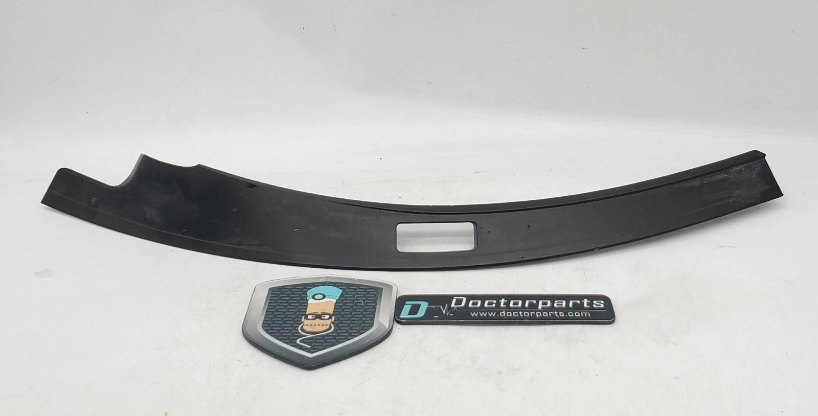 2003 - 2007 NISSAN MURANO LEFT TAIL LIGHT COVER TRIM BEZEL BLACK 220-63698 OEM