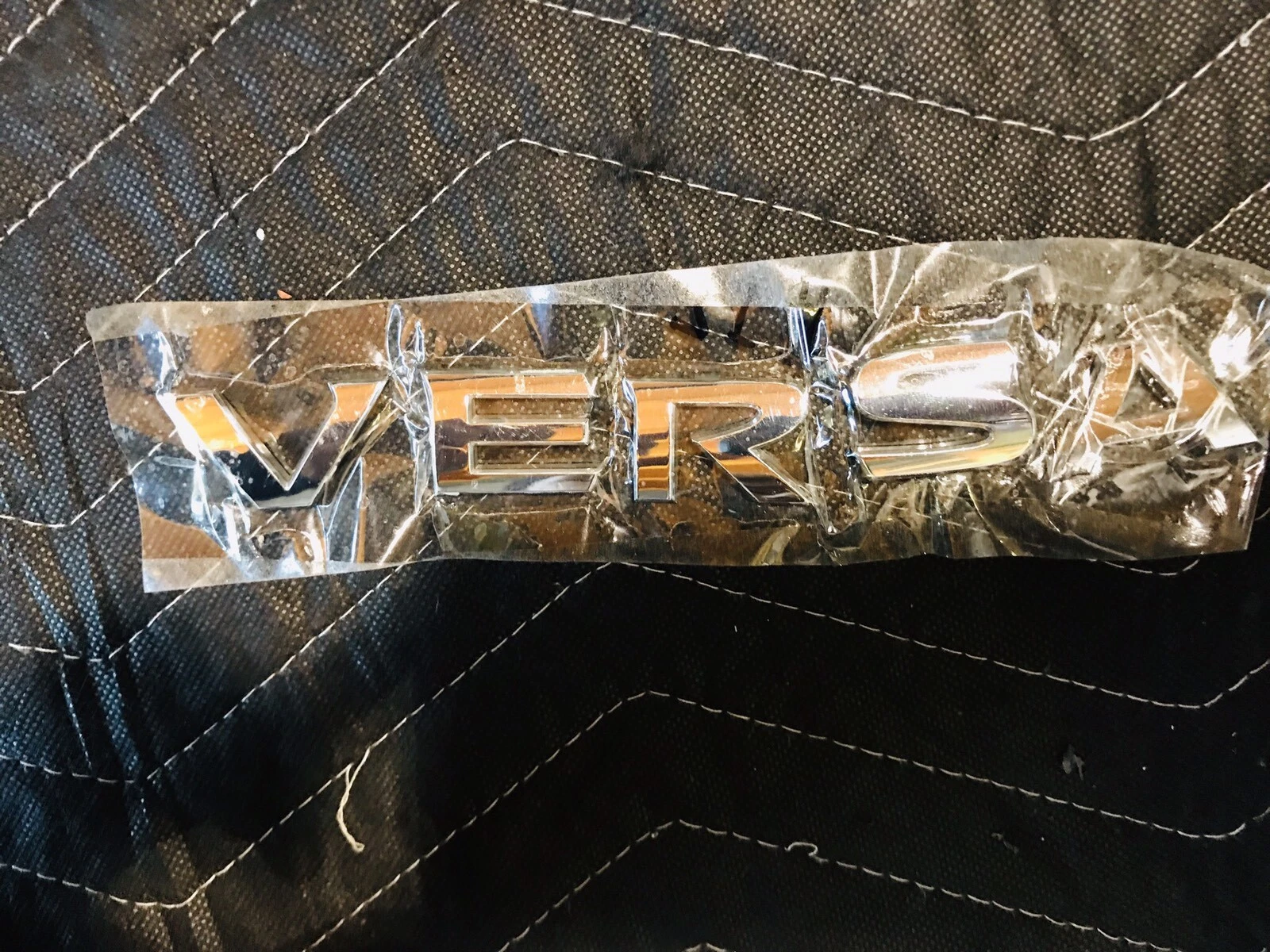 12 13 14 15 16 17 18 Nissan Versa—Rear Trunk Letter Nameplate Emblem