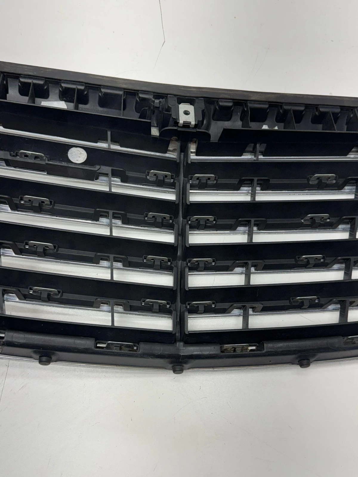 2007- 2009 Mercedes W221 S550 S450 Front Grille 2218800083 OEM - Image 9
