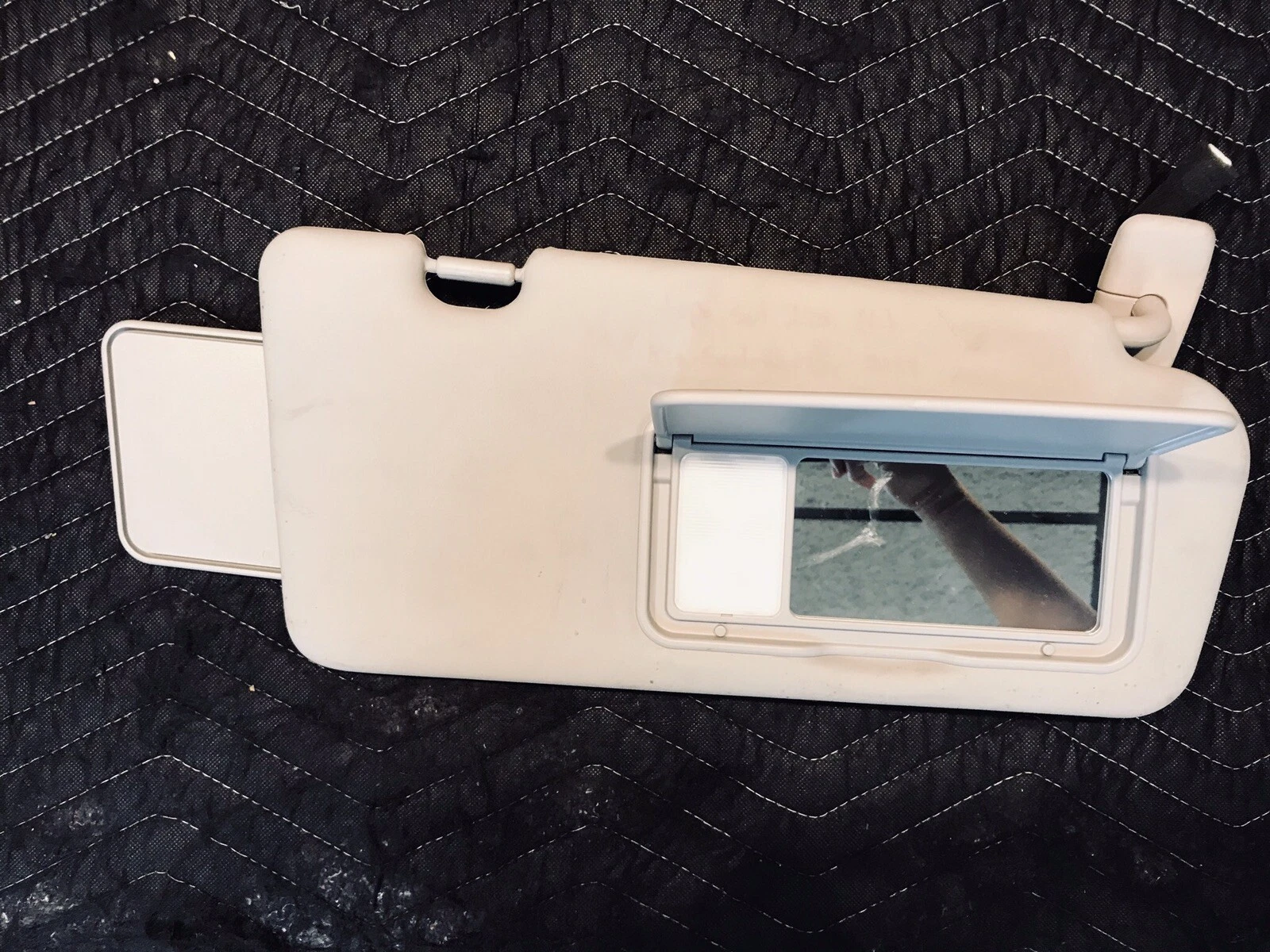 2006 - 2012 2014 Kia Sedona Right RH Driver Sun Visor & Mirror Gray OEM LKQ - Image 2