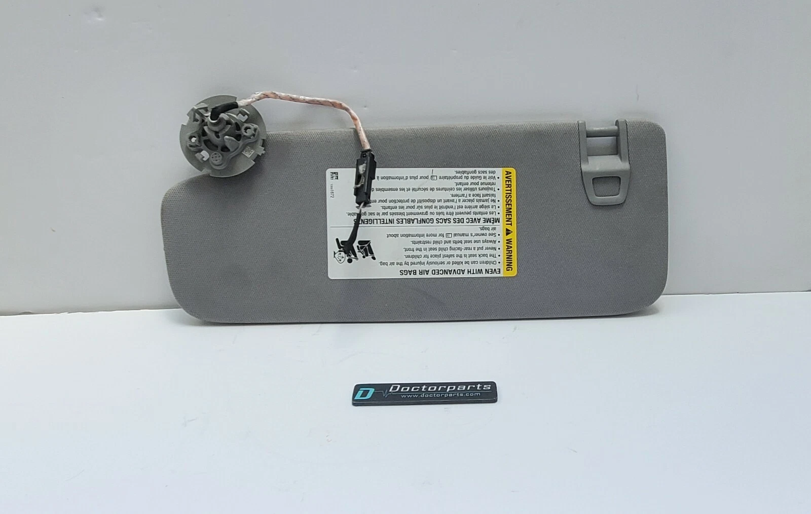18-19 CHEVROLET EQUINOX LEFT LH PASSENGER SIDE GRAY SUN VISOR W/LIGHT 356 - Image 3