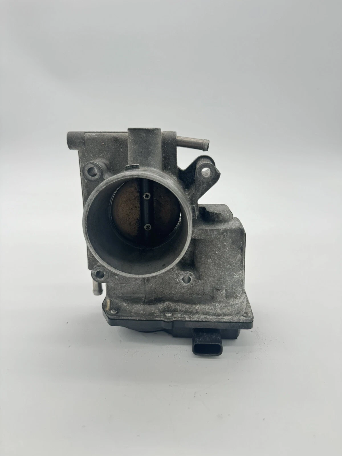 2006 2007 08 09 2010 2011 2012 2013 Mazda 3 Throttle Body Assembly OEM L3R413640 - Image 2