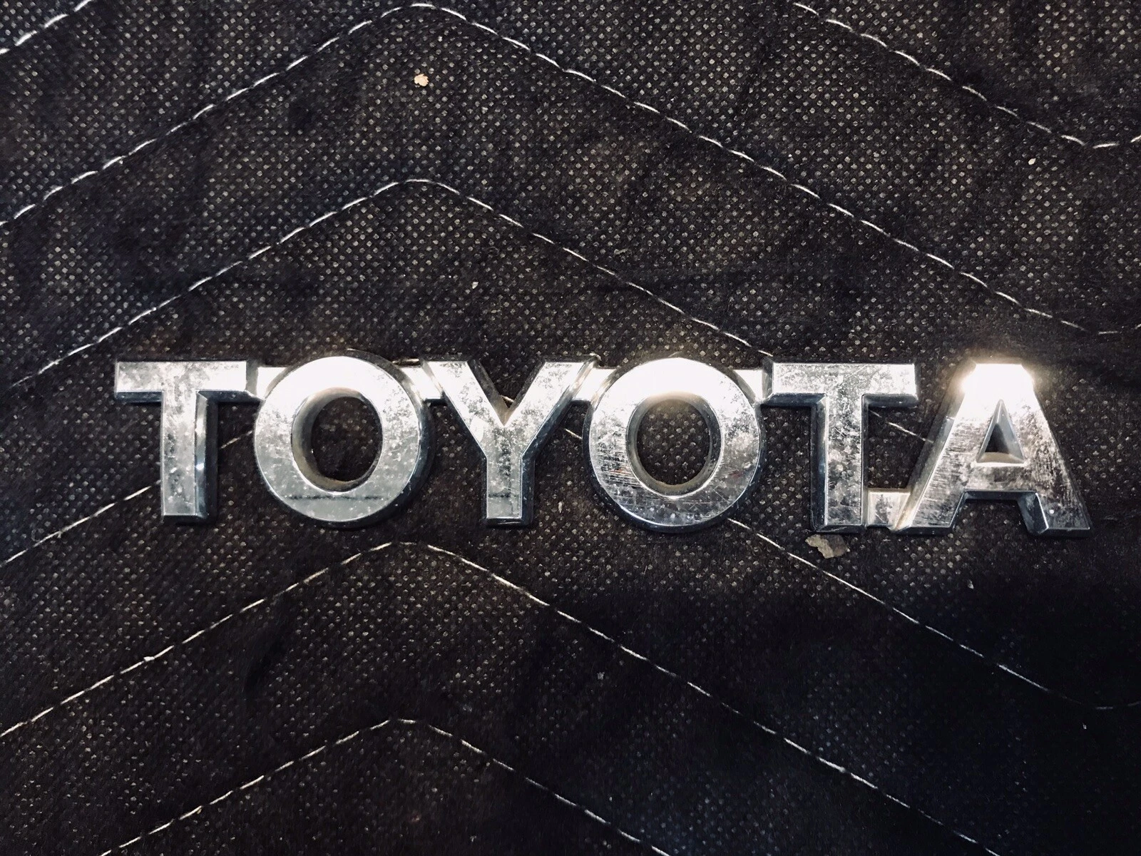 06 07 08 09 10 Toyota Sienna Liftgate Rear Door Trunk Emblem Nameplate Badge OEM