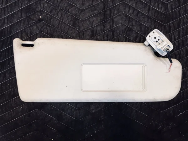 2006 VOLKSWAGEN PASSAT RIGHT PASSENGER SIDE SUN VISOR ASSEMBLY BEIGE OEM USED