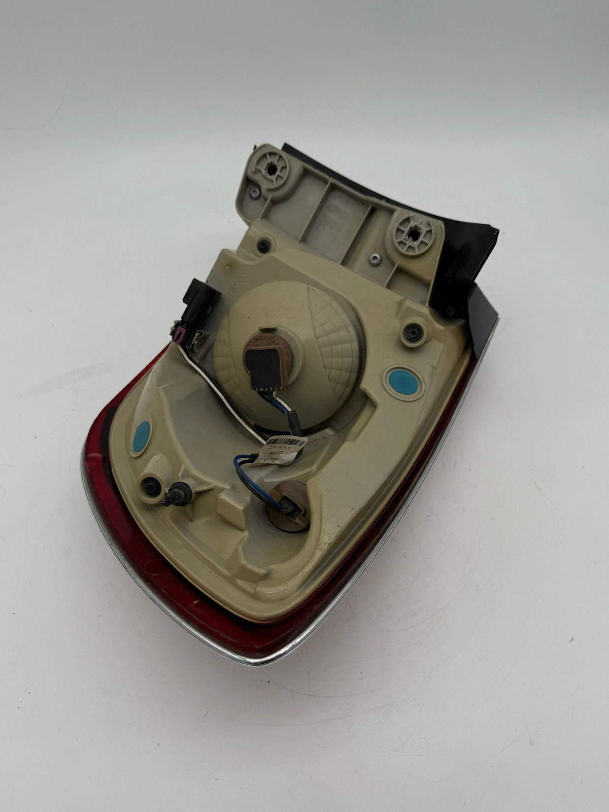 2008-2012 Buick Enclave Left Tail Light Assembly Quarter Panel Mounted 25954941 - Image 8