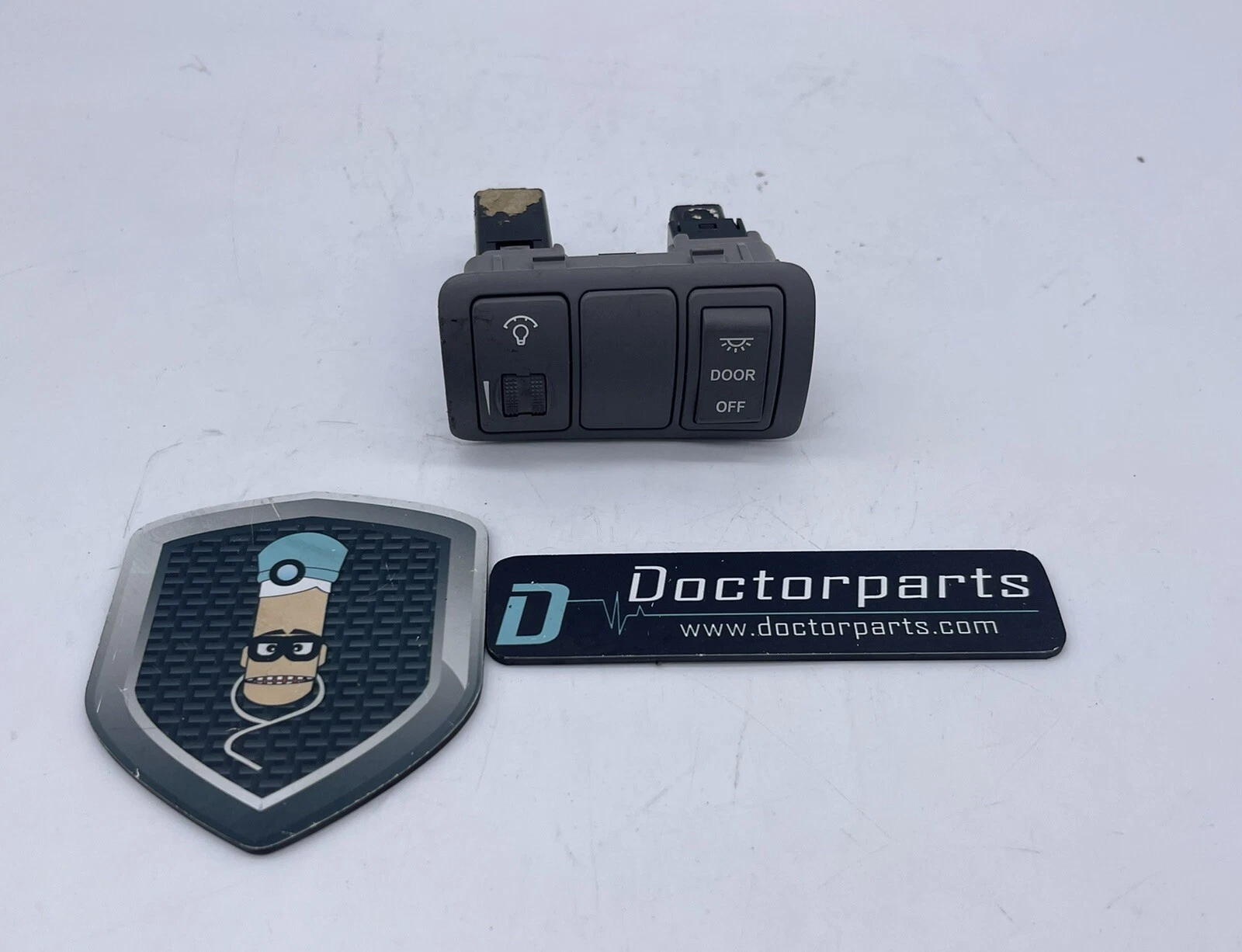 2006-2012 KIA SEDONA DASH INTERIOR LIGHT SWITCH W/ DIM 93390-4D000KS OEM USED