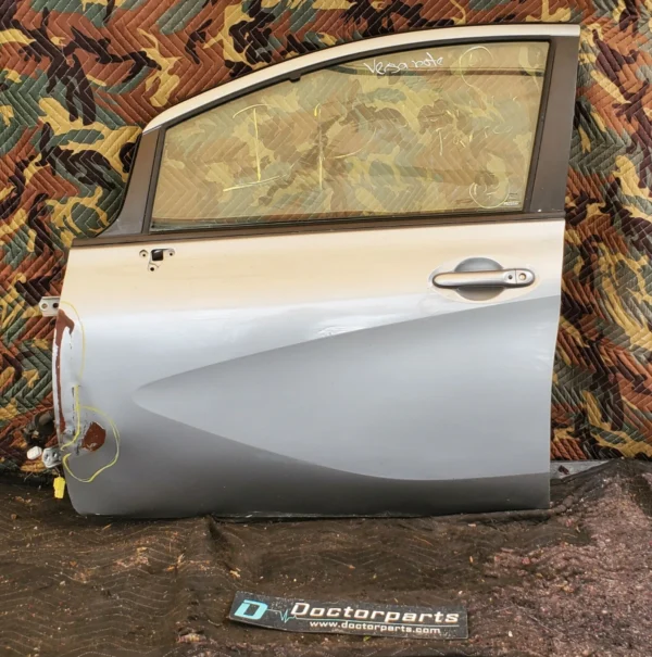 14 -16 Nissan Versa Left Driver Side Front Door Grey local pickup Used