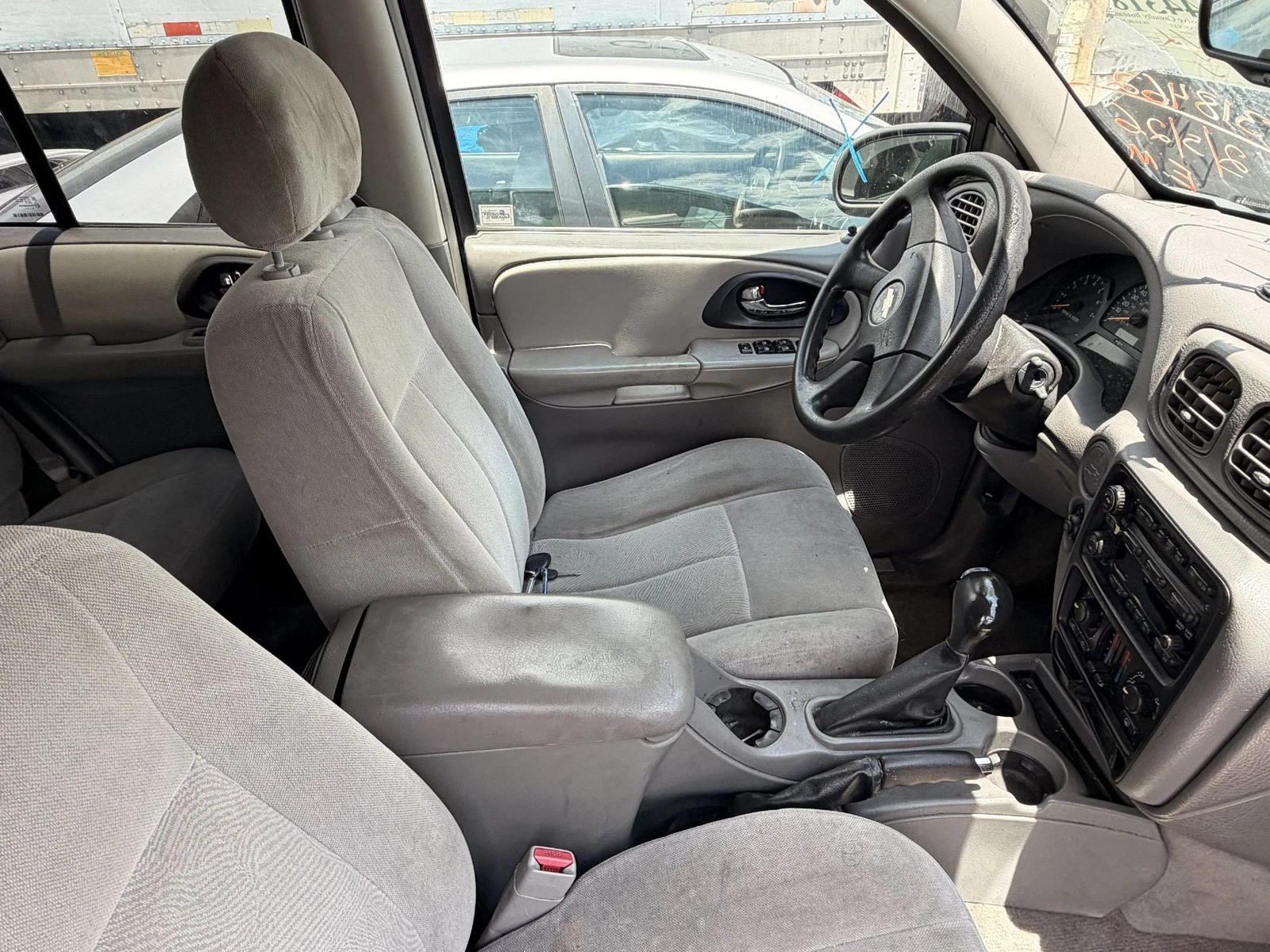 2005 Chevrolet Trailblazer Left Front Door green oem - Image 6