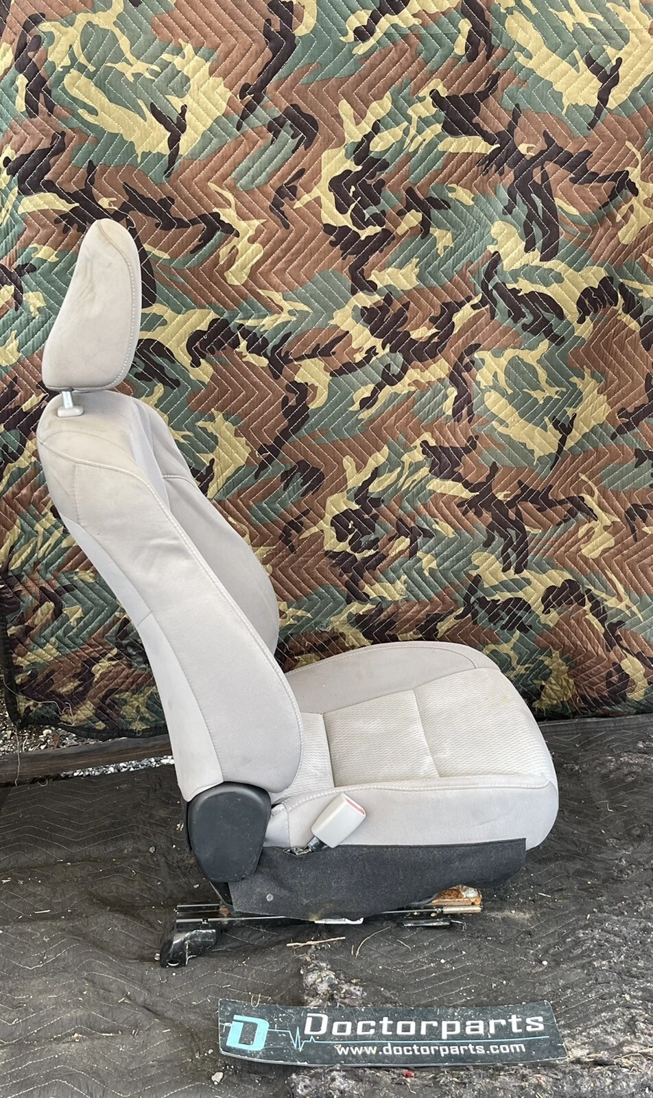 14-18 TOYOTA COROLLA FRONT LEFT DRIVER SIDE MANUAL SEAT OEM - Image 2