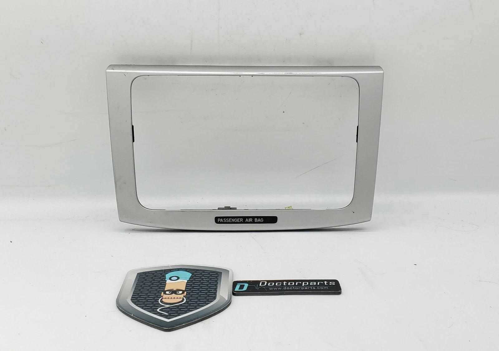 2006-2009 Volkswagen Passat Radio Dash Suraround Bezel Indicator Mesh Pattern