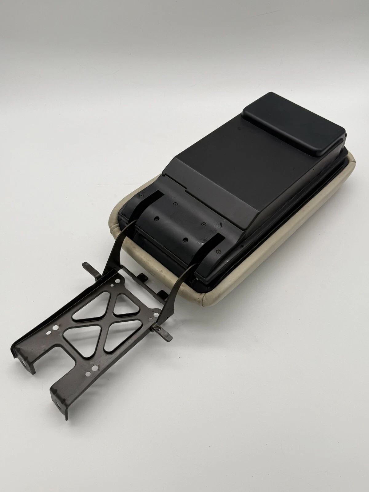 02-10 Lexus SC430 Front Center Console Armrest Lid Compartment Oem - Image 9