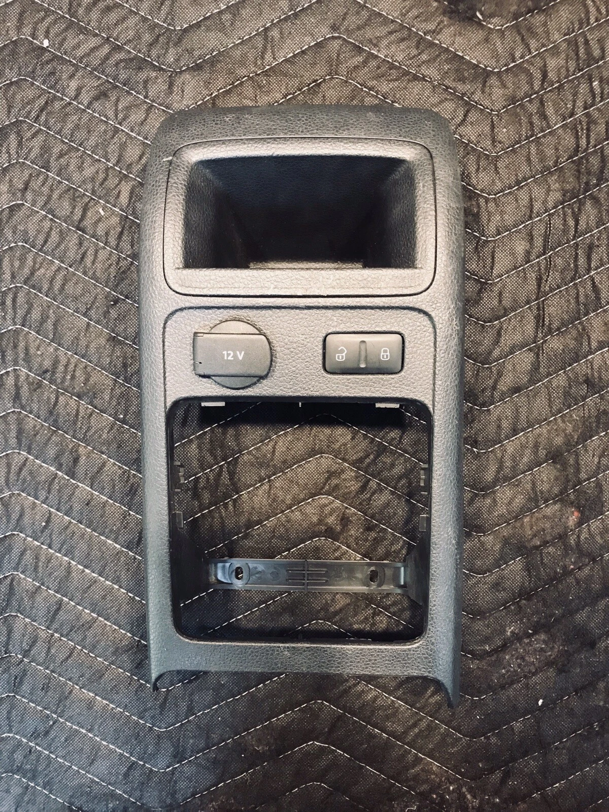 11 12 13 14 15 VW JETTA Rear Console Trim Panel W/ 12V Socket & Lock Button OEM - Image 2