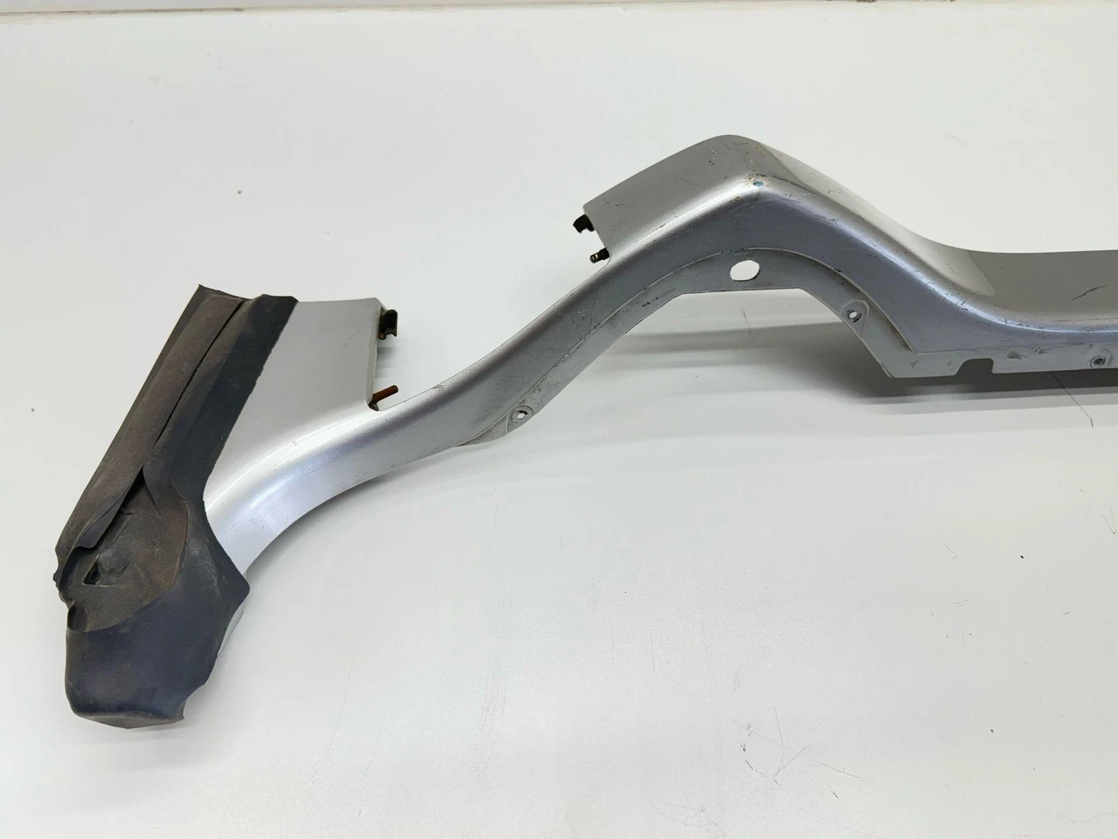 07-10 SATURN SKY HEADREST BRACE SUPPORT TULIP TRIM PANEL ASSEMBLY OEM - Image 4