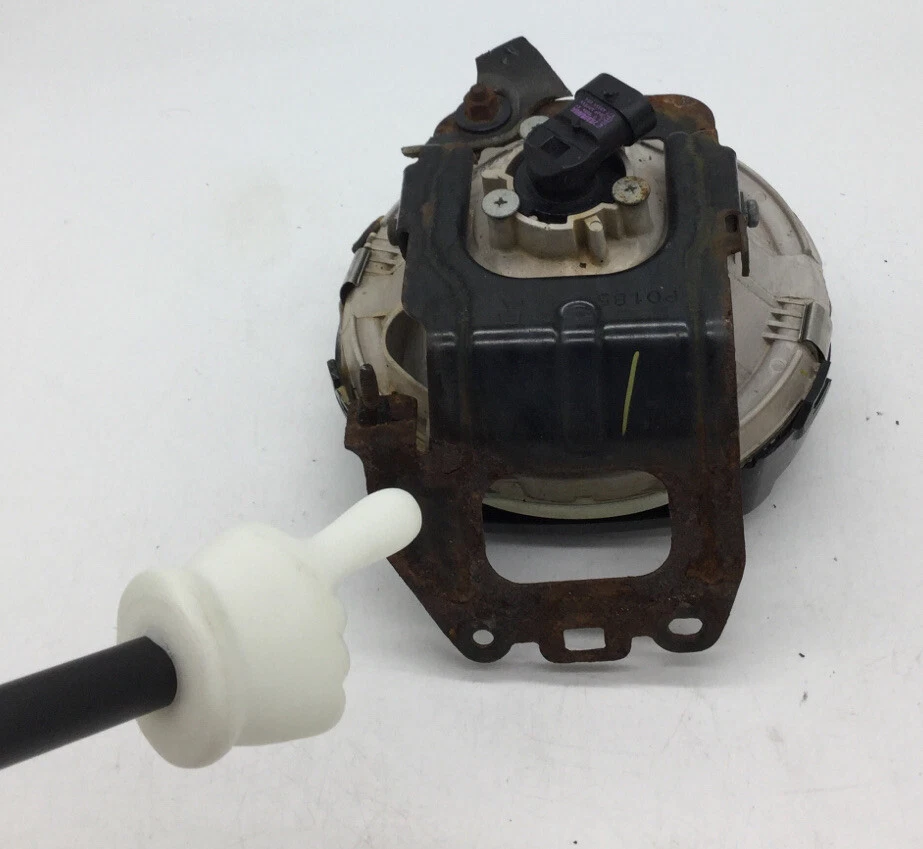 2005-2009 SUBARU OUTBACK RIGHT FRONT FOG LIGHT LAMP ASSEMBLY USED OEM - Image 9