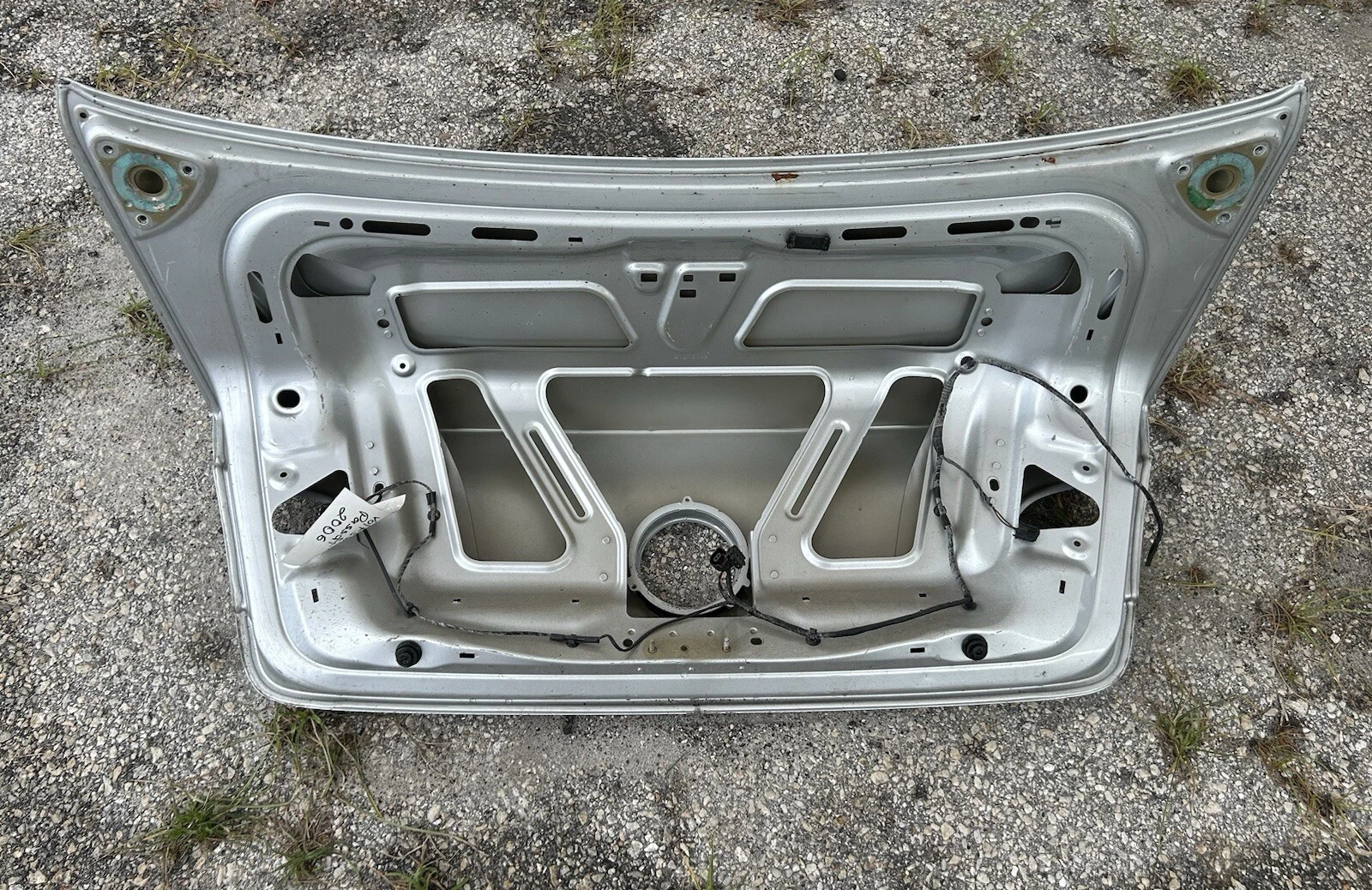 2006 Volkswagen Passat Sedan Rear Trunk Deck Boot Tailgate, Trunk lid OEM - Image 9